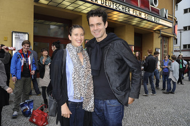 Tom Tykwer mit Frerundin Marie Steinmann