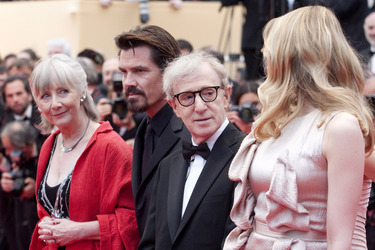 Gemma Jones, Josh Brolin, Woody Allen, Lucy Punch