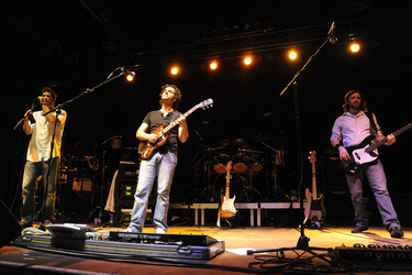 Dweezil Zappa mit Band