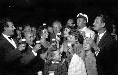 Cornelie Froboess, Sonja Ziemann, Paul Martin mit Kollegen