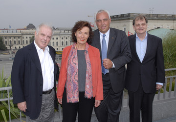 Daniel Barenboim, Waltraud Meier, Hans-Reiner Schröder, Ronald H. Adler