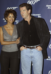 Halle Berry, Pierce Brosnan