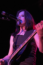 Dolores O’Riordan (The Cranberries)