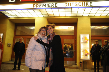 Gretchen Dutschke, Emily Cox