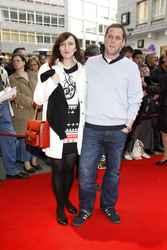 Iain Dilthey mit Begleitung