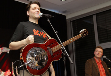 Nico Walser, Wolfgang Grieger