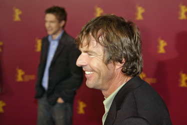 Topher Grace, Dennis Quaid