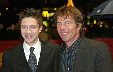 Topher Grace, Dennis Quaid
