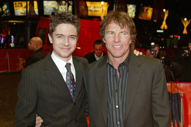 Topher Grace, Dennis Quaid