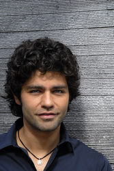 Adrian Grenier