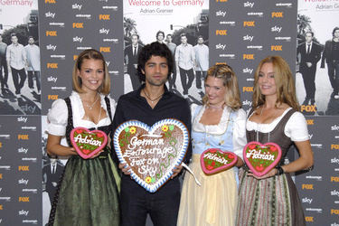 Adrian Grenier, Jessica Kastrop