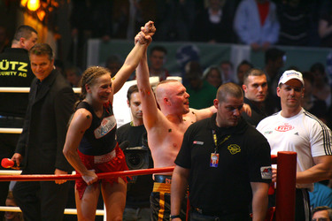 Regina Halmich, Stefan Raab