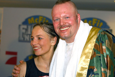 Regina Halmich, Stefan Raab