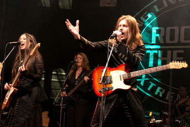 John Kelly, Maite Itoiz