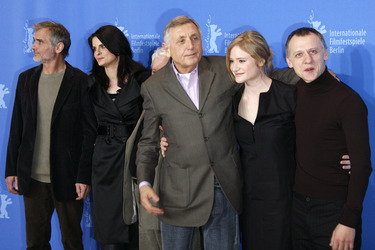 Oldrich Kaiser, Zusana Fialova; Jirí Menzel, Julia Jentsch, Ivan Barnev