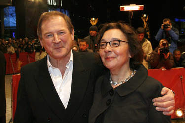 Burghart Klaußner mit Frau