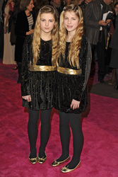 Hollie Mackie, Cloe Mackie