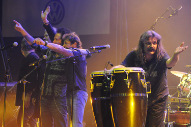 Leslie Mandoki mit seinen Man Doki Soulmates