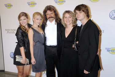 Lara Mandoki, Julia Mandoki, Leslie Mandoki, Eva Mandoki, Gabor Mandoki