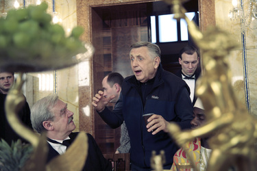 Jirí Menzel mit Schauspielerin