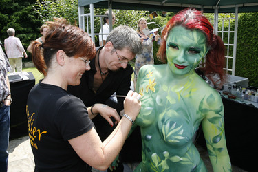 Jörg Düsterwald mit Model Nadine und Assistentin Sunny