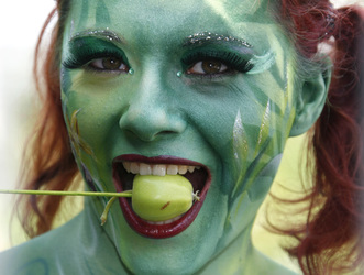 Pflanzenfrau / Plant-Woman