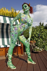 Pflanzenfrau / Plant-Woman