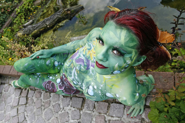 Pflanzenfrau / Plant-Woman