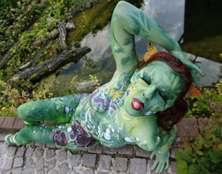 Pflanzenfrau / Plant-Woman