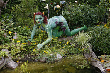 Pflanzenfrau / Plant-Woman