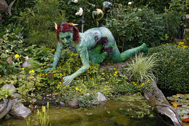 Pflanzenfrau / Plant-Woman