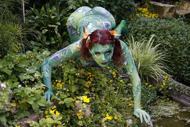 Pflanzenfrau / Plant-Woman