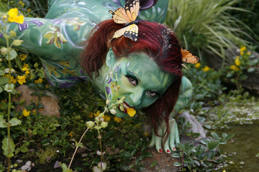 Pflanzenfrau / Plant-Woman