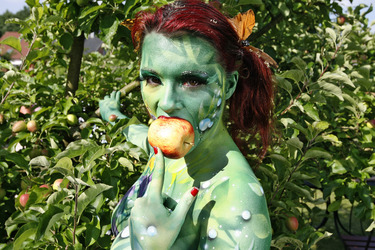 Pflanzenfrau / Plant-Woman