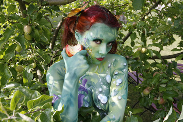 Pflanzenfrau / Plant-Woman