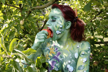 Pflanzenfrau / Plant-Woman