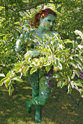 Pflanzenfrau / Plant-Woman