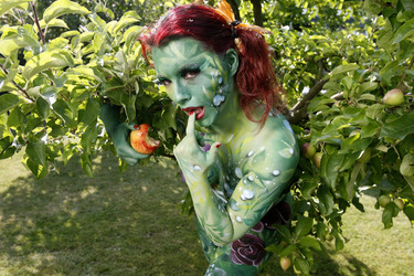 Pflanzenfrau / Plant-Woman