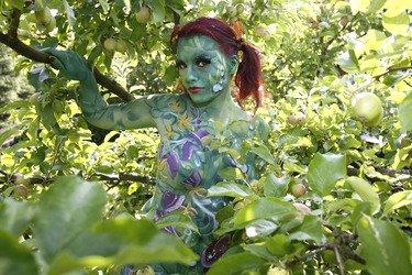 Pflanzenfrau / Plant-Woman