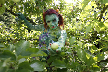 Pflanzenfrau / Plant-Woman