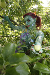 Pflanzenfrau / Plant-Woman