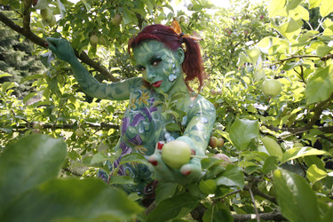 Pflanzenfrau / Plant-Woman