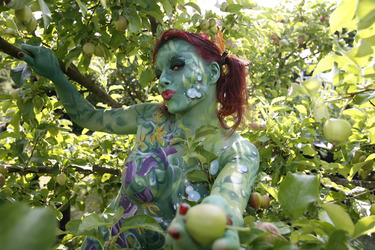 Pflanzenfrau / Plant-Woman