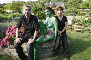 Jörg Düsterwald mit Model Nadine und Assistentin Sunny