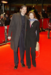 Götz Otto mit Partnerin