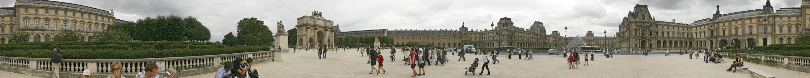 Arc de Triomphe du Carrousel und Louvre