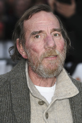 Pete Postlethwaite
