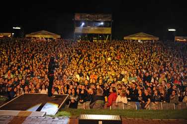 Stefanie Kloß (Silbermond) mit Publikum
