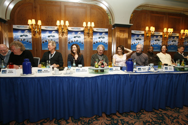 W. Morgan Sheppard, Peter Jurasik, Bruce Boxleitner, Mary McDonnell, René Auberjonois, Marina Sirtis, Brent Spiner, LeVar Burton, Kevin Sorbo, John de Lancie