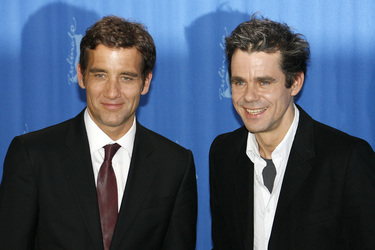 Clive Owen, Tom Tykwer